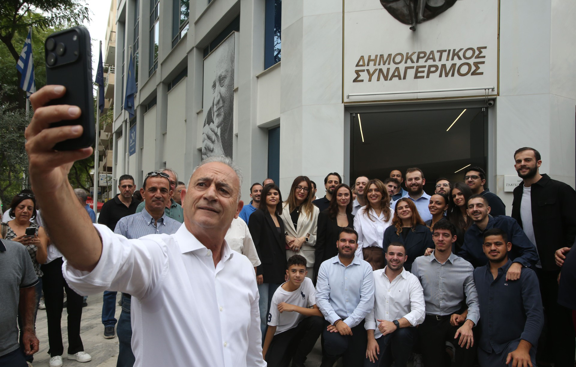 cover Neophytou and Pamboridis enter Disy presidential race