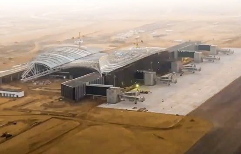 image Two Saudi airports targeted on Monday as fighting with Yemen&#8217;s Houthis escalates