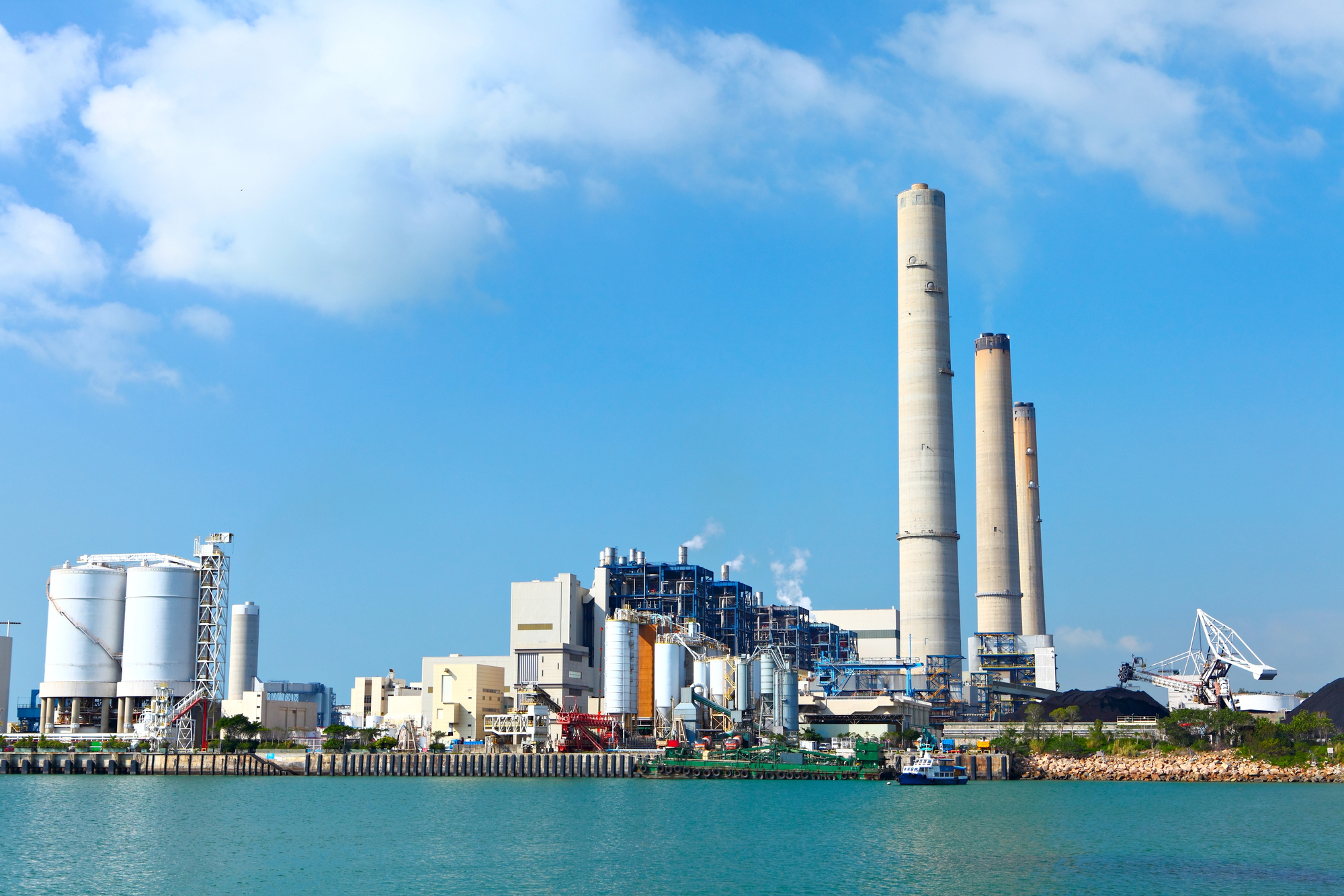 cover Qatar plans 2 power plants, 20-year gas deal for Lebanon