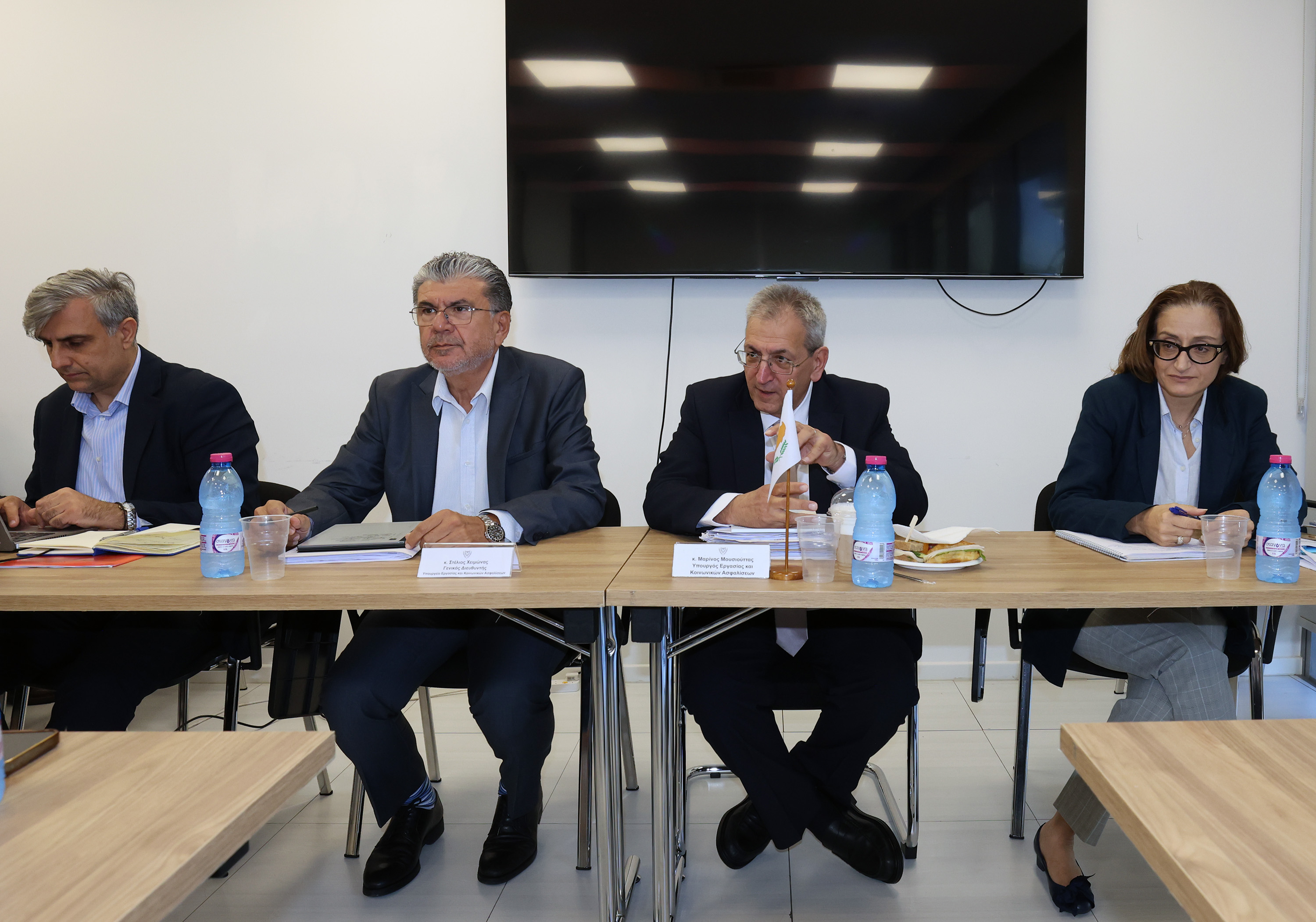 cover Pension reform talks continue, deadline for opinions nearing