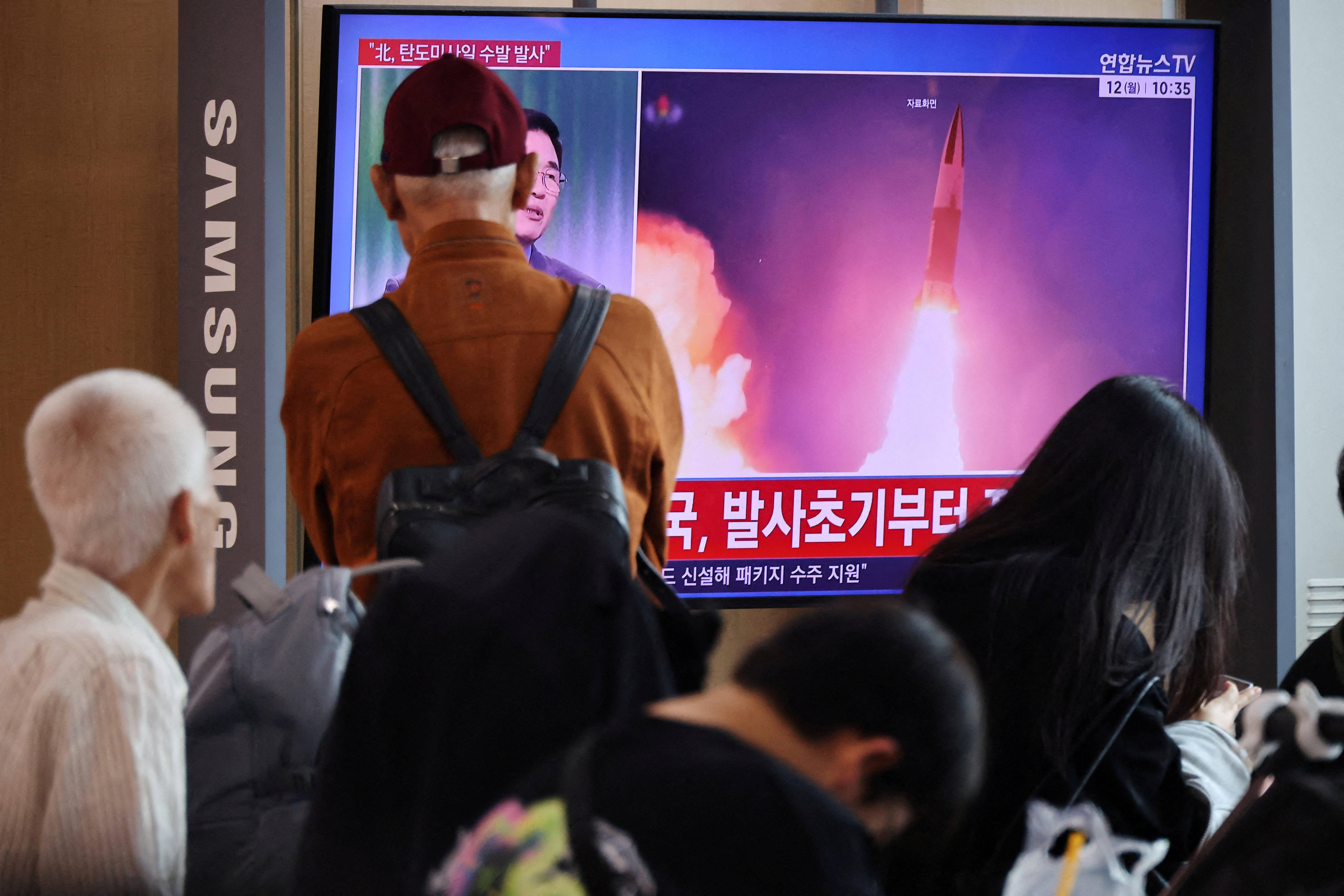 image North Korea fires missiles days after South Korea&#8217;s hypersonic test