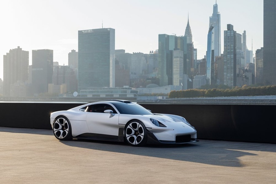 cover Porsche Mission S: sports car&#8217;s essence thrillingly reinterpreted