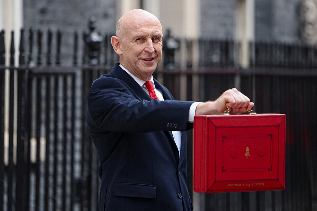 image Chancellor offers billions of pounds of help for households amid global economic storms