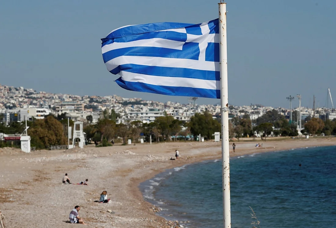 cover Greece projects faster 2027 growth, steeper debt ratio decline