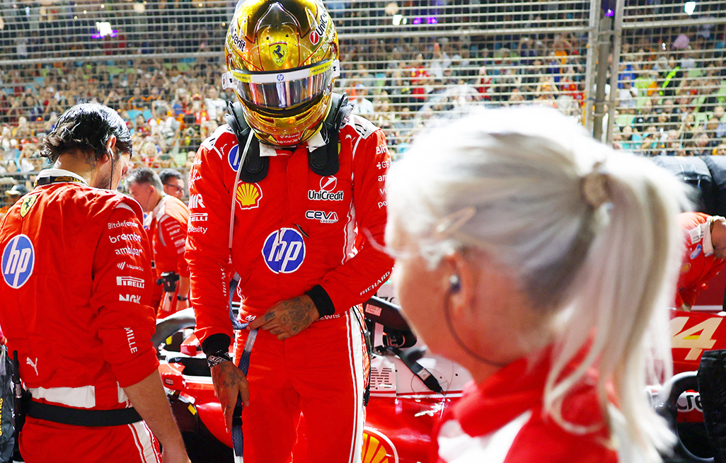 image Hamilton apologises as pit lane miss costs Ferrari double podium in Singapore