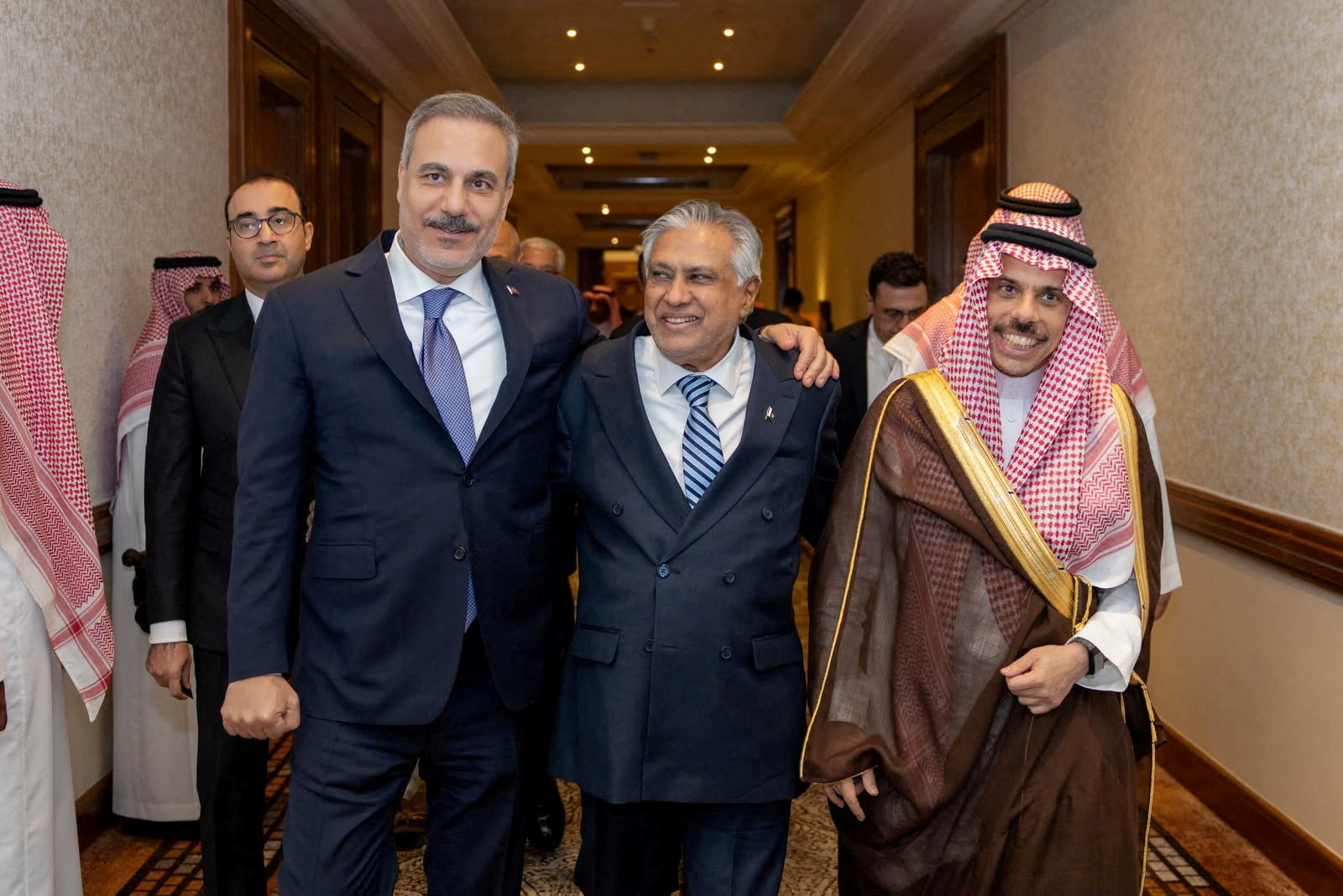 image Saudi Arabia, Turkey and Pakistan to hold Iran talks amid rising tensions