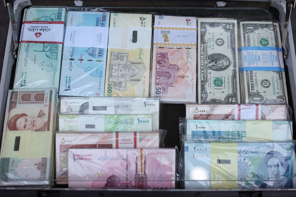 cover Iran&#8217;s central bank governor dismisses claims of economic collapse amid US blockade