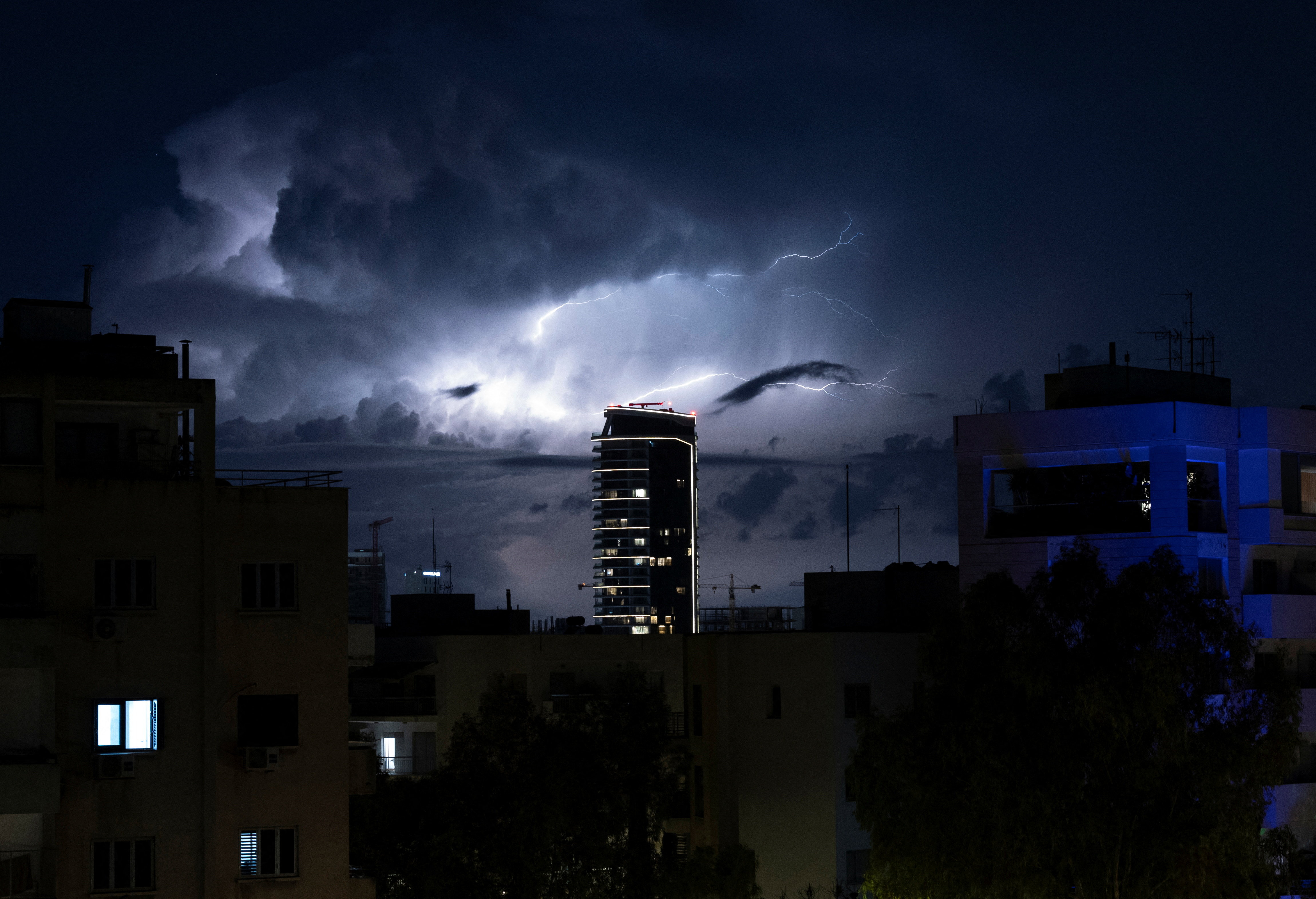 cover Storms to begin earlier than forecast, updated orange warning